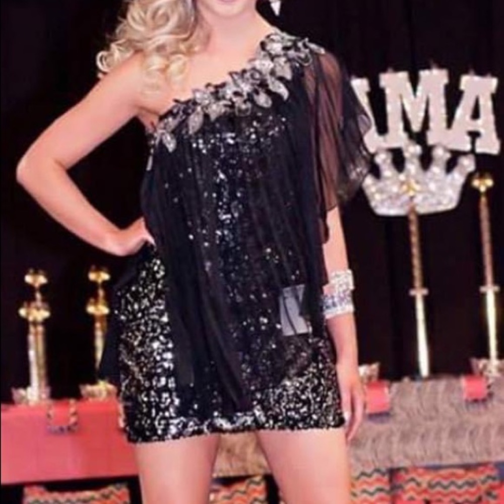 Tony Bowls Cocktail Dress
